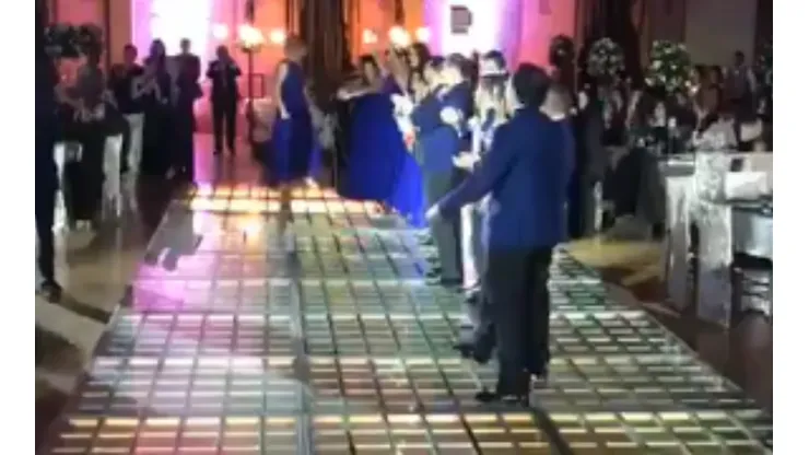 Video: entraron a su boda con la canción de la Liga MX