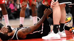 ¡Pésimas noticias! Kyrie Irving volvió a salir lesionado