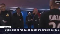 Video: Neymar se cruzó muy fuerte con el árbitro rumbo al vestuario