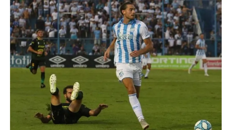 Atlético Tucumán empató con Defensa en un partido lleno de bloopers