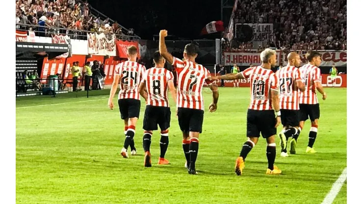 Estudiantes venció a Unión y consiguió su primer triunfo en Uno
