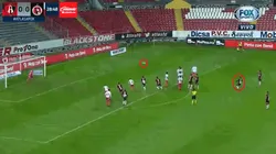 Luciano Acosta empezó bien en México: golazo de tiro libre para Atlas
