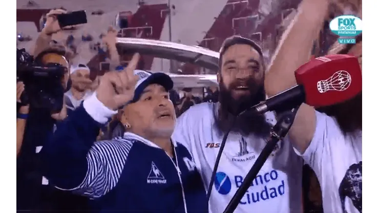 Maradona puro: Diego empezó cantando y terminó insultando a los ingleses con todo