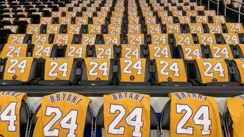 Lakers entregará camisas de Kobe Bryant a los asistentes al encuentro de esta noche