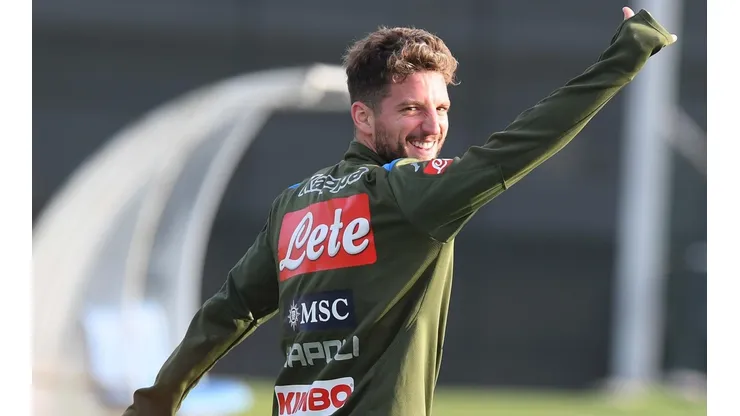 Mertens: menos de 48 horas para definir entre Napoli, Chelsea y Barcelona