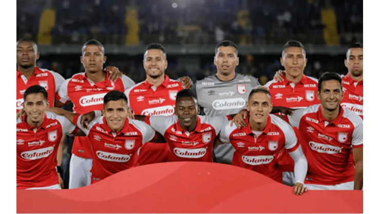 Burlas a la nueva camiseta de Santa Fe porque quedó con un error de ortografía
