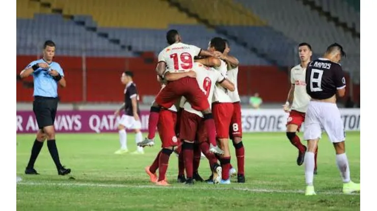 Universitario empató en Venezuela y ganó en Perú contra Carabobo FC.
