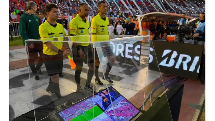 Desde qué instancia se usaría el VAR en Libertadores y Sudamericana