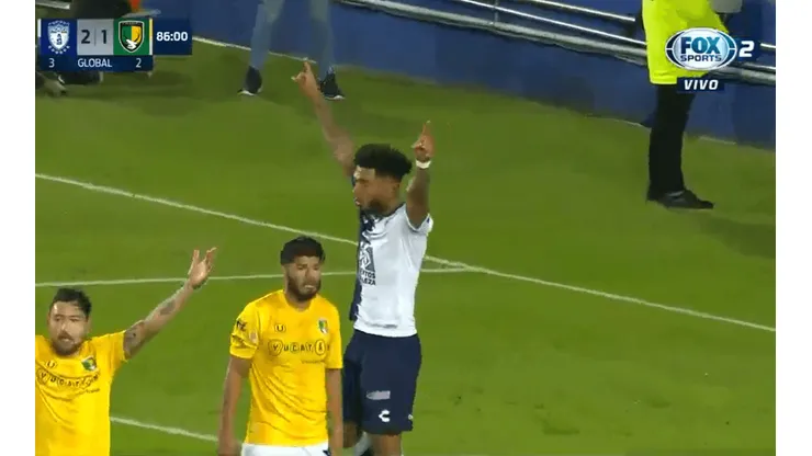 Colin Kâzım-Richards le dio la clasificación a Pachuca con un hat-trick