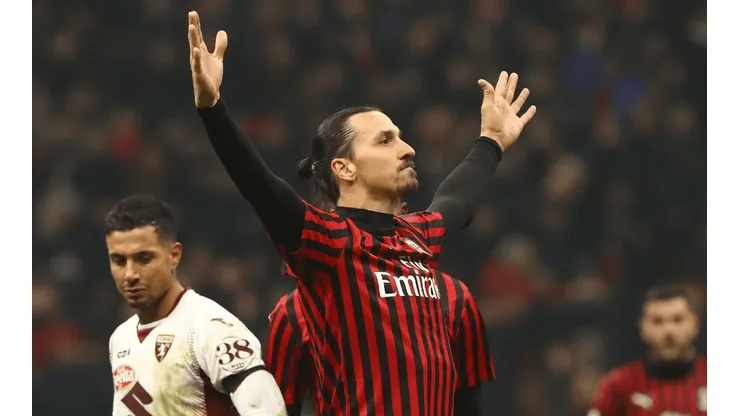 De la mano de Calhanoglu y Ibrahimovic, Milan pasó a semis de la Copa Italia