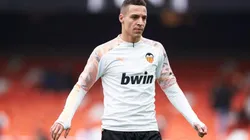 El presidente de Valencia fue a Barcelona para cerrar el traspaso de Rodrigo