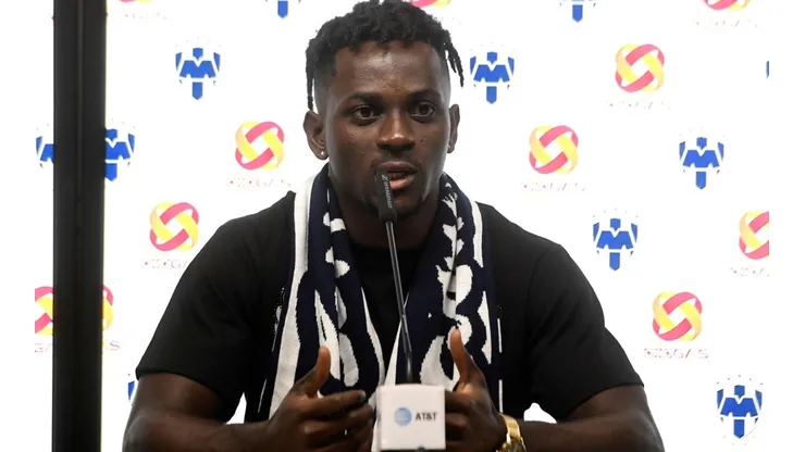 Aké Loba reveló por qué eligió a Monterrey antes que a Cruz Azul