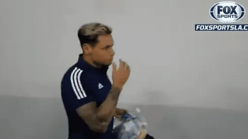 Zárate dejó La Bombonera con una férula y le preguntaron cómo estaba