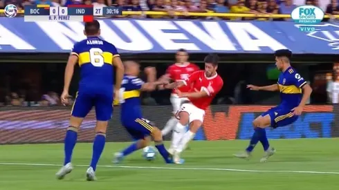 Pablo Pérez recibió la roja por un patadón y se fue muy insultado