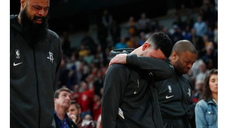 Vídeo: el momento en que jugadores se enteraron de la muerte de Kobe