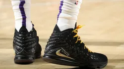 Lebron utilizó zapatillas con el nombre de Bryant en el partido de los Lakers