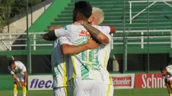 Defensa dio una clase de fútbol y goleó a Talleres