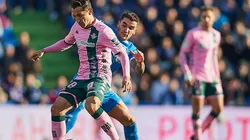 Andrés Guardado salió lesionado en partido del Betis.