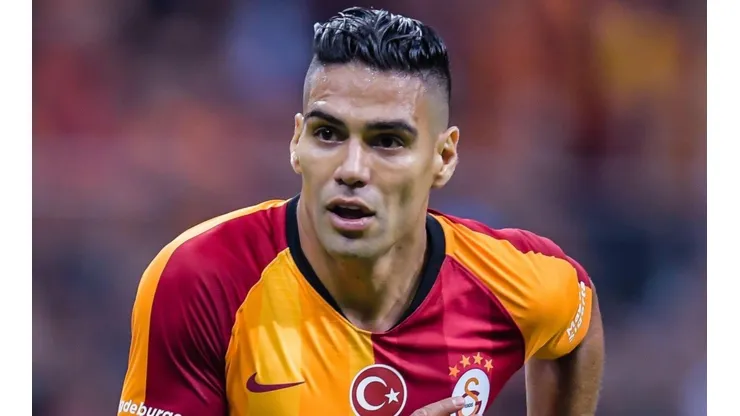 Cuántas veces lo acabaron y cuántas veces se levantó: otro gol de Falcao