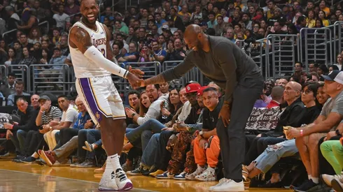 LeBron James superó a Kobe Bryant y se convirtió en el tercer máximo anotador de la historia de la NBA