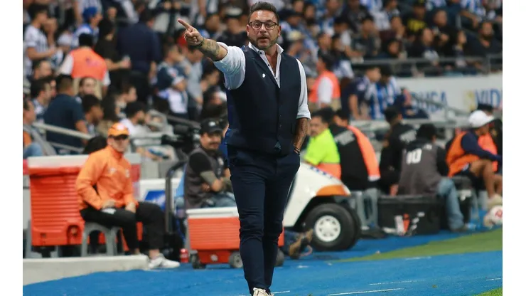 Mohamed advirtió que no habrá más incorporaciones
