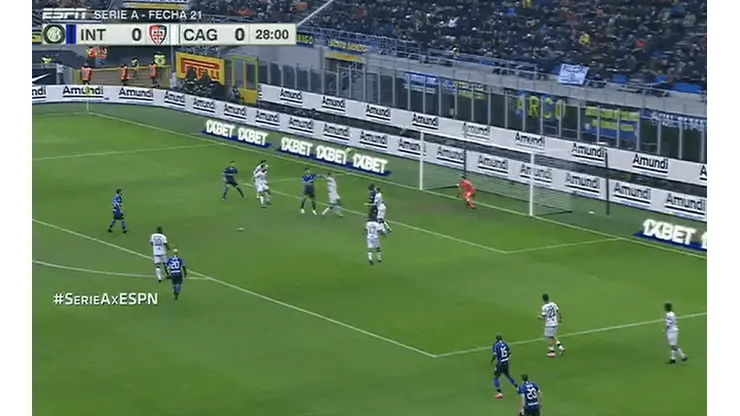 La cabeza del Toro: Inter ya le gana al Cagliari gracias a Lautaro Martínez