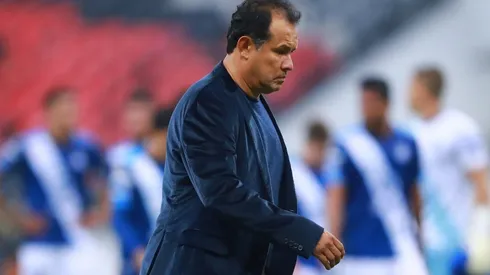 Juan Reynoso dio a entender que el VAR se usa según la playera.