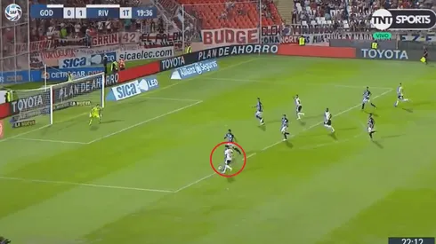 Casco subió a lo Jordi Alba y casi marca el segundo de River