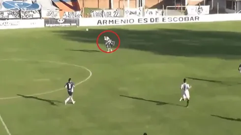 Entró desde el banco y a los 20 segundos lo echaron por una patada voladora