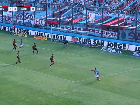 A lo Negro Ibarra: el infernal golazo de Torrent para Arsenal