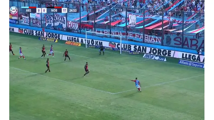 A lo Negro Ibarra: el infernal golazo de Torrent para Arsenal