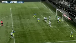 ¡No para de anotar! A Sinisterra le quedó el balón y fusiló al arquero