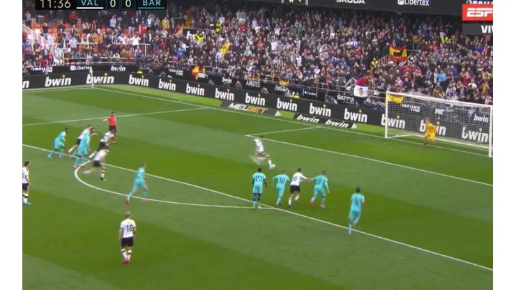Video: Ter Stegen salvó al Barcelona tras un penalazo de Piqué