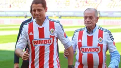 Chicharito junto a Tomás Balcázar