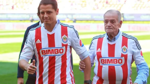 Chicharito junto a Tomás Balcázar