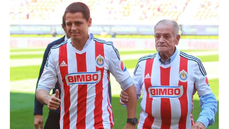 Chicharito junto a Tomás Balcázar