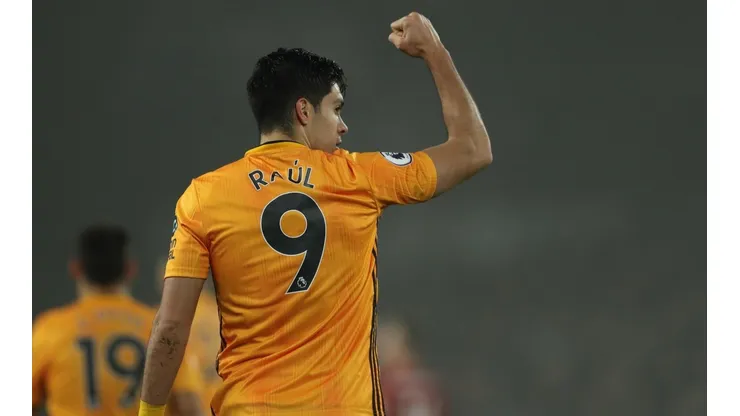 Wolverhampton rendidos a los pies de Raúl Jiménez.