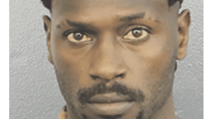 Así se vio Antonio Brown cuando se entregó a la policía