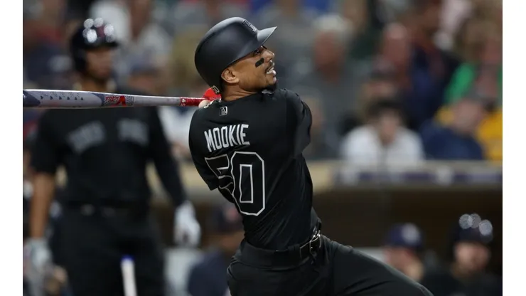 Boston Red Sox y San Diego Padres discuten cambio por Mookie Betts