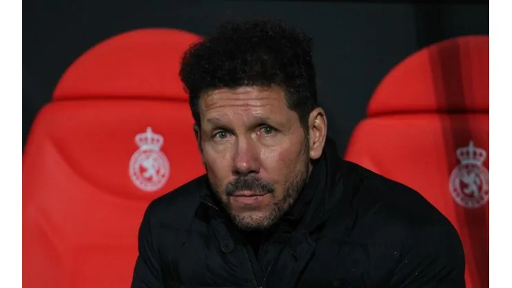 SU PEOR CARA. Simeone contempla la derrota del Atlético Madrid (Foto: Getty).