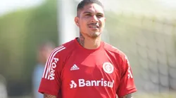 El representante de Paolo Guerrero no da por caído el pase a Boca