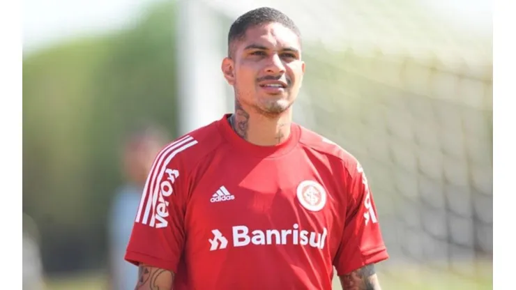 El representante de Paolo Guerrero no da por caído el pase a Boca