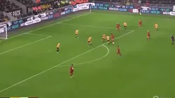 Salah metió un caño y Firmino clavó un golazo para el 2-1 de Liverpool