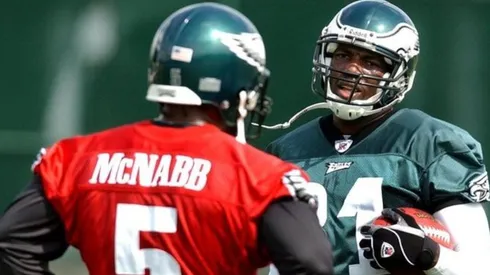 No sueltan: Donovan McNabb y Terrell Owens volvieron a darse con todo.