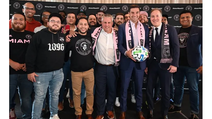 Jorge Mas, junto a los aficionados de Inter Miami.