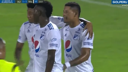 Ayron del Valle celebra su gol contra Alianza Lima.