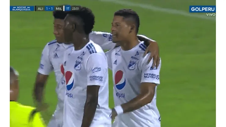 Ayron del Valle celebra su gol contra Alianza Lima.
