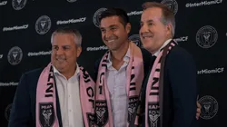 Diego Alonso fue presentado en conferencia de prensa