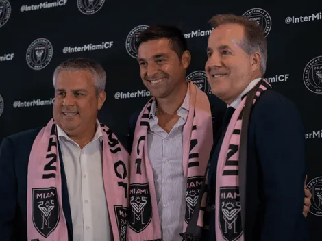 Diego Alonso fue presentado en conferencia de prensa