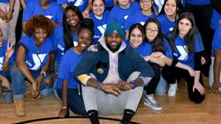 El increíble regalo de LeBron James a decenas de niños de bajos recursos